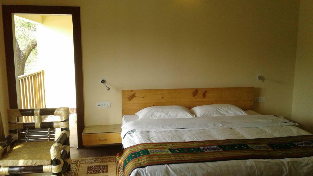 Zizina Otis Resort Гувахати Экстерьер фото